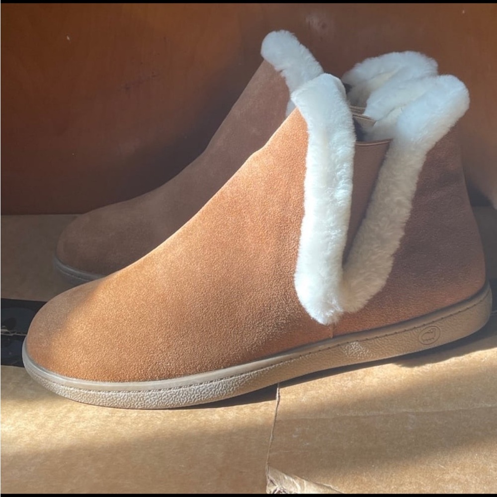 Lamo boots size 10